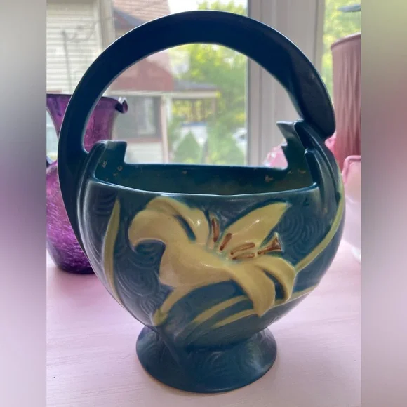 Rare Blue Roseville Pottery Basket - Picture 6 of 10